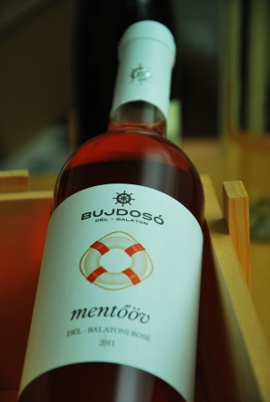 Bujdosó Mentőöv Bujdosó Mentőöv