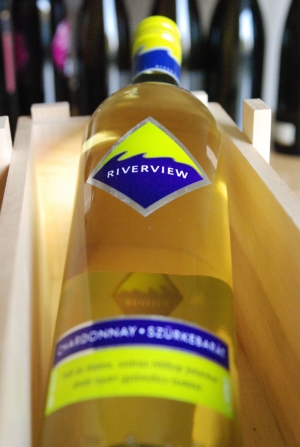 Riverview Neszmélyi Chardonnay-Szürkebarát Riverview Neszmélyi Chardonnay-Szürkebarát