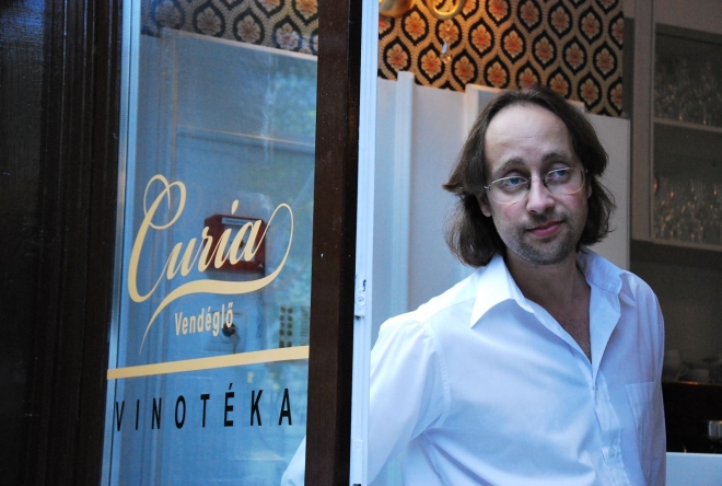 Hamarosan nyit a Curia Hamarosan nyit a Curia