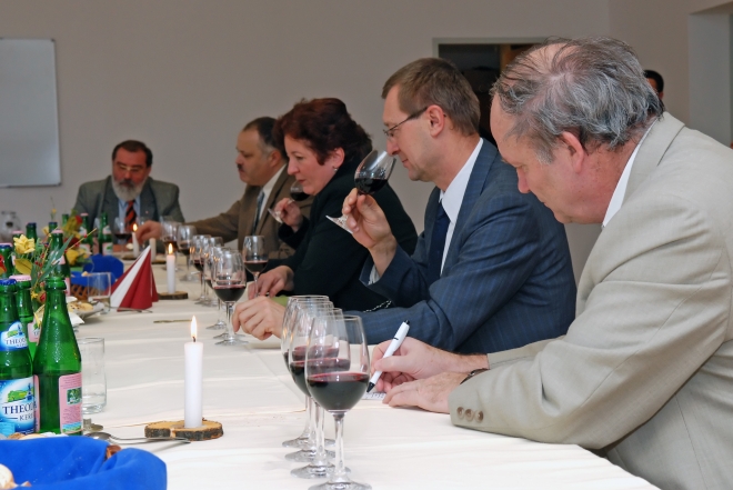 Töltl Kékfrankos az egyetem bora Töltl Kékfrankos az egyetem bora