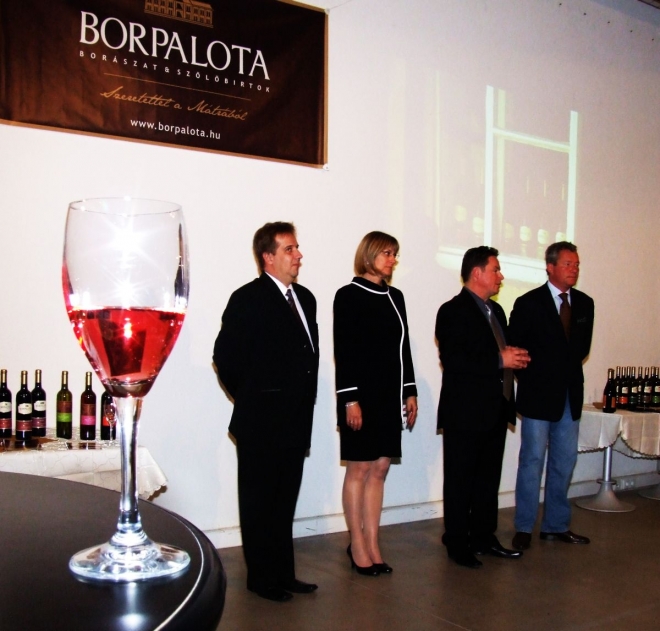 Megújult a Borpalota Megújult a Borpalota