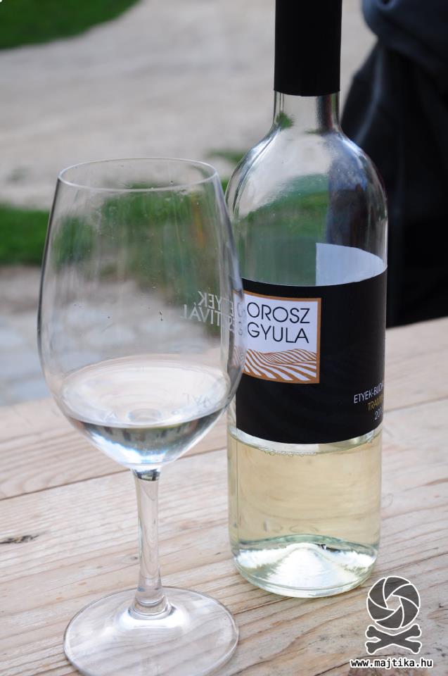 Miért harangoz az etyeki plébános éjfélkor? Miért harangoz az etyeki plébános éjfélkor?