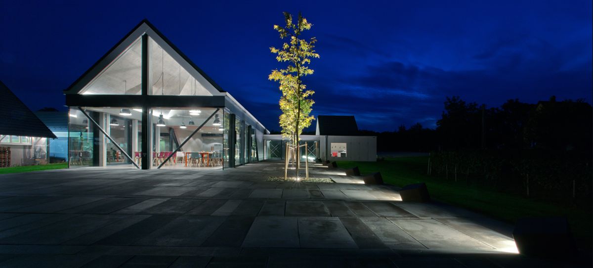 Átadták az Etyeki Kúria új épületét Átadták az Etyeki Kúria új épületét