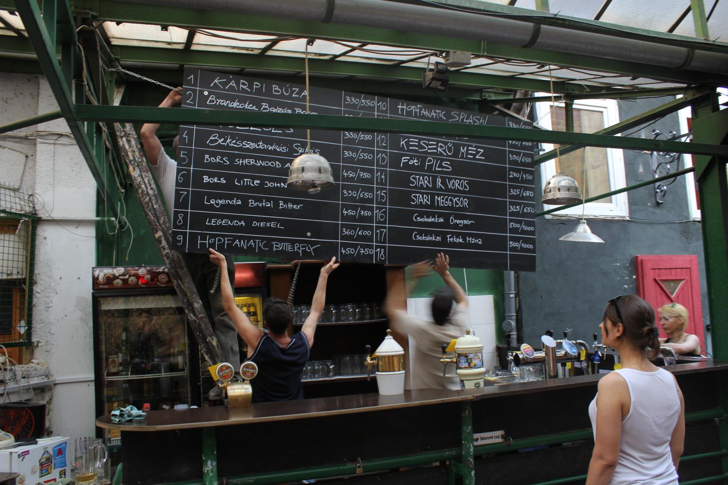 Élesztő: multi tap bar Budapesten Élesztő: multi tap bar Budapesten