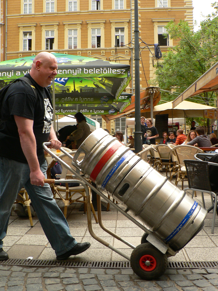 Élesztő: multi tap bar Budapesten Élesztő: multi tap bar Budapesten